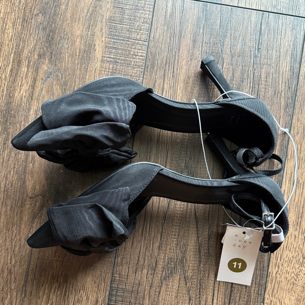 a new day Black Bow Heels size 11 - Picture 6 of 11
